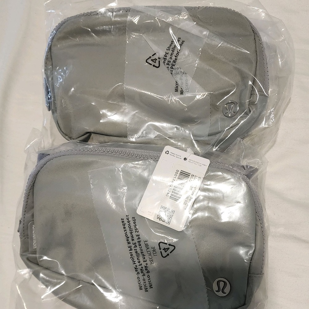 Lululemon Fanny packs - Picture 3 of 3